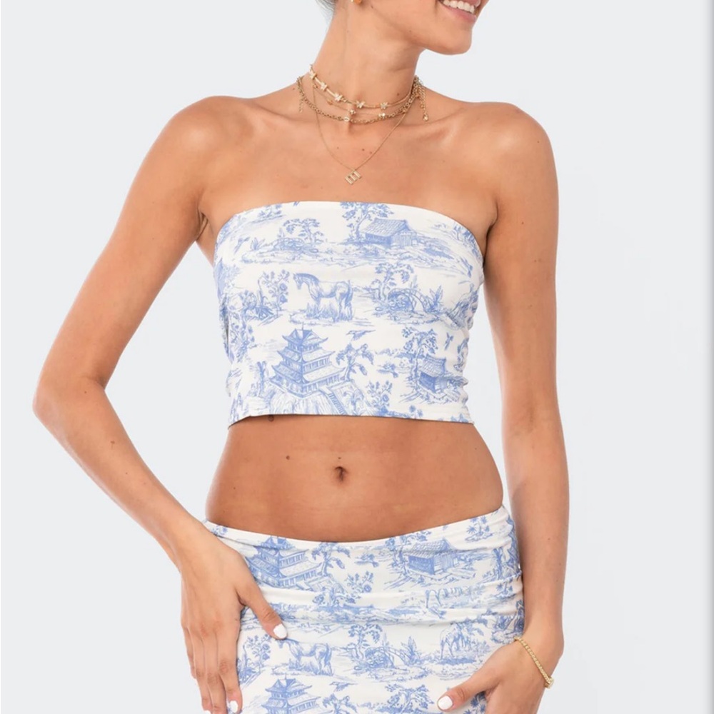 *BRAND NEW edikted tube top too late to return